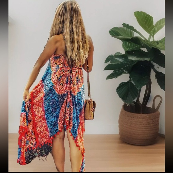 Love Stitch Dresses & Skirts - LOVESTITCH Dress Womens Red Batik Print Maxi Halter Open Back Boho NWT